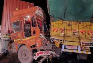 Pune nagar highway accident