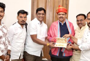 devendra-fadnavis-rahul-pacharne