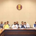 मुख्यमंत्र्यांच्या अधिकारात मोठी वाढ; मंत्र्यांचे निर्णय बदलण्याचा फडणवीसांना अधिकार