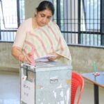 उपमुख्यमंत्री सुनेत्रा पवार यांनी बजावला मतदानाचा हक्क; सोमेश्वर कारखान्याच्या सभासदांना मतदानाचे आवाहन